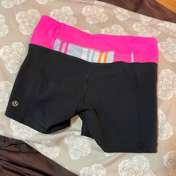 Size 2 Black Lululemon Fast Track Running Shorts with Raspberry Glo Waist - Picture 15 of 16